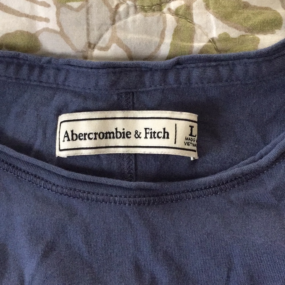 *final chance* A&F bell sleeve tee - Picture 4 of 6